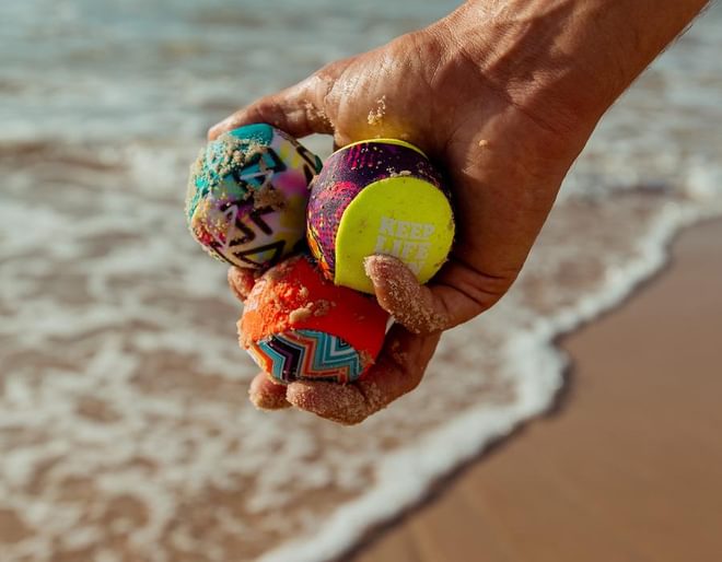 Extreme Waboba Ball Bounces on Water