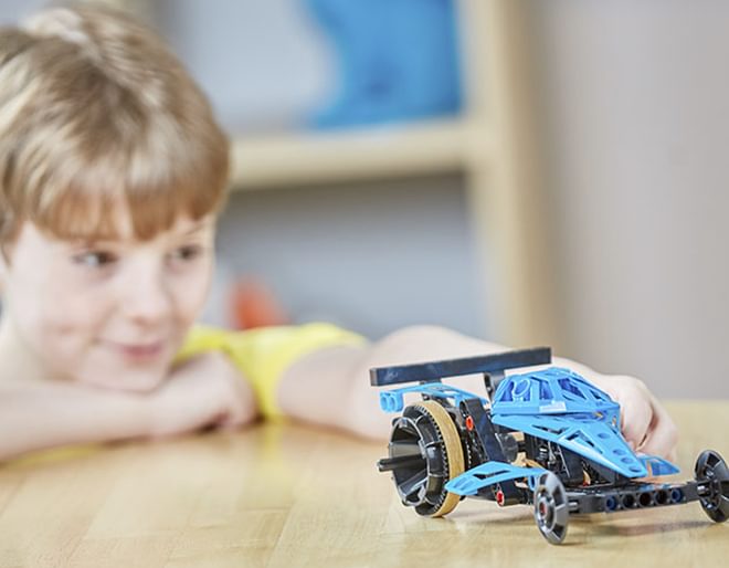 Kinetic Machines Thames and Kosmos