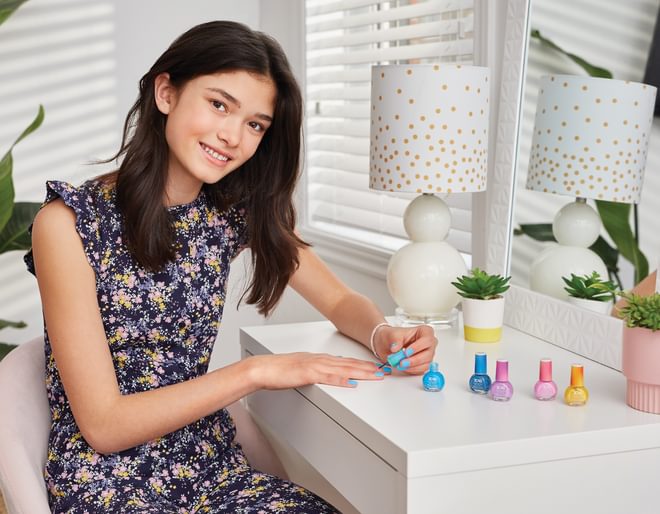 Colour Changing Nail Varnish