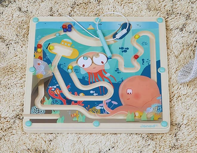 Ocean Magnetic Maze