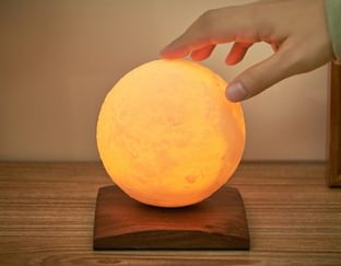 Luna Spin Lamp