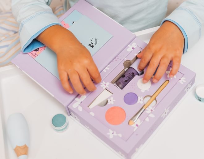 No Nasties Make Up Set