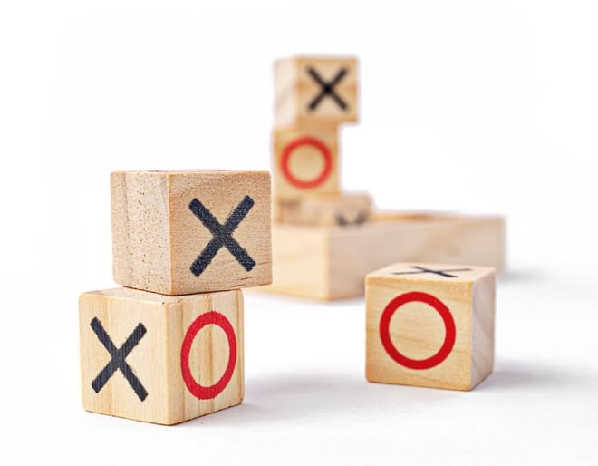 mini wooden noughts & crosses