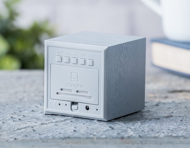 Cube Click Clock Back