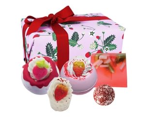 Strawberry Feels Forever - Luxury Bath Gift Box