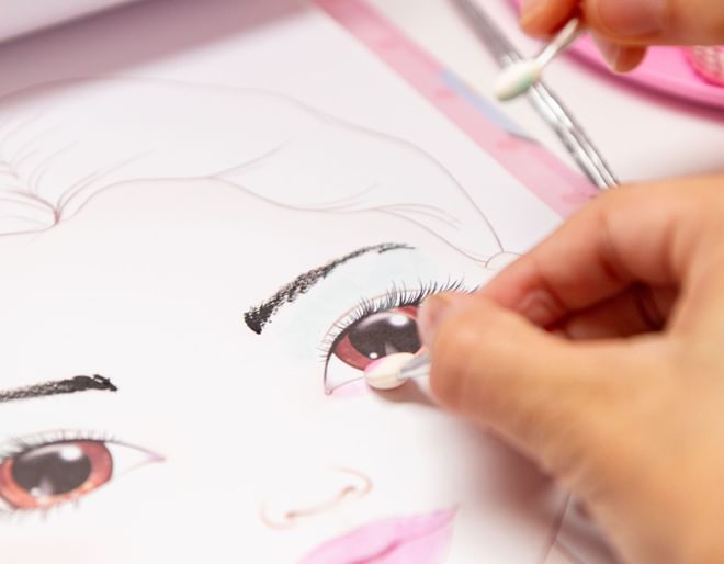Make Up Studio - Paper Close Up