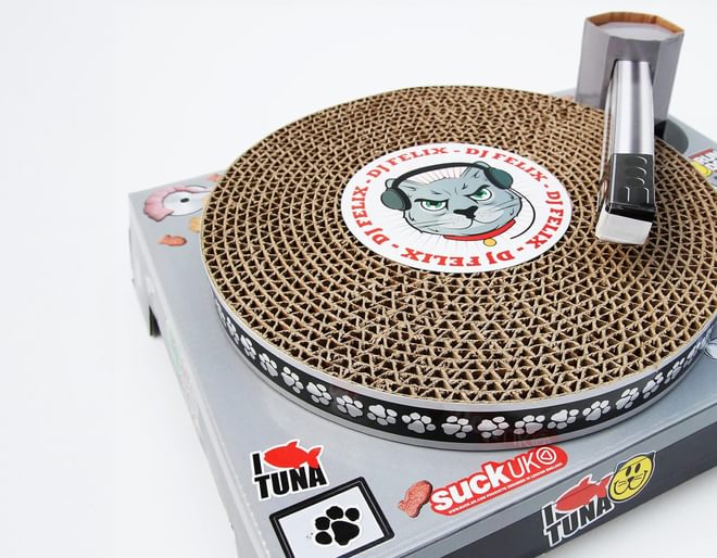 Cat scratcher toy